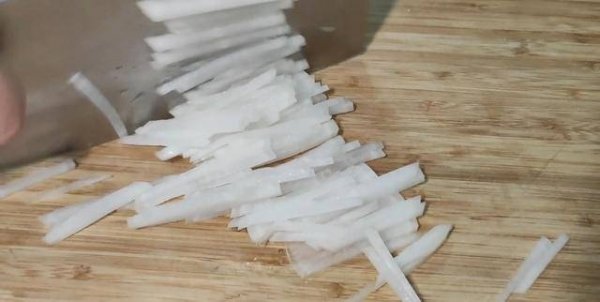 萝卜丸子怎么做才酥脆-炸萝卜丸子的做法6
