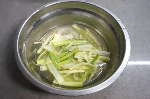 大葱肉包馅料怎么做-大葱肉包的正确做法窍门4
