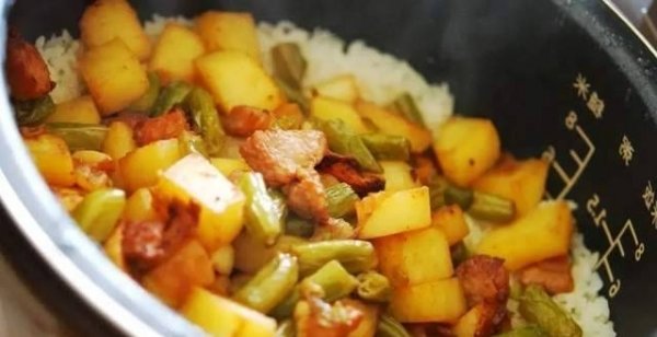 土豆豆角焖饭怎么做-土豆豆角焖饭电饭煲做法6