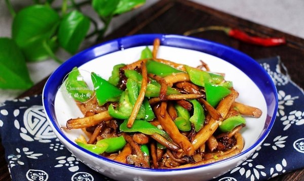 油炸茶树菇要焯水吗-干炒...