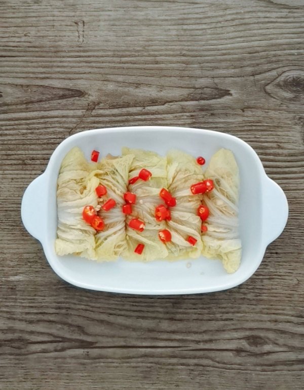 补钙吃什么食物好-白菜鸡肉卷怎么做10