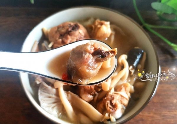 小鸡炖蘑菇用的什么蘑菇-小鸡炖蘑菇的家常做法2