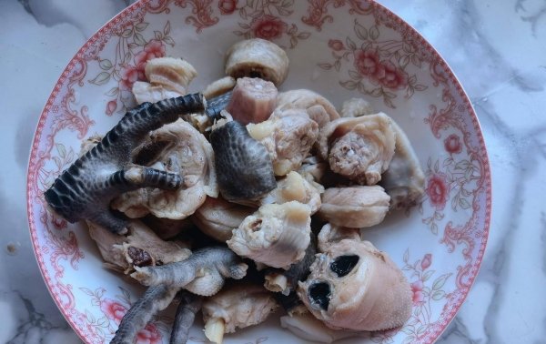 小鸡炖蘑菇用的什么蘑菇-小鸡炖蘑菇的家常做法3