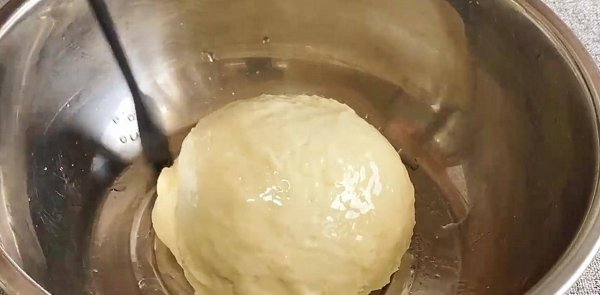 葱油饼怎么和面做又软又好吃窍门-葱油饼的家常做法3