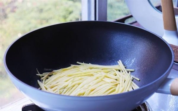 土豆丝饼怎么做酥脆-土豆丝饼的做法4