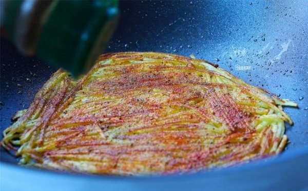土豆丝饼怎么做酥脆-土豆丝饼的做法6