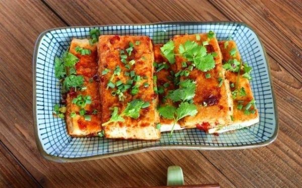 麻辣铁板豆腐怎么做-麻辣铁板豆腐的做法1