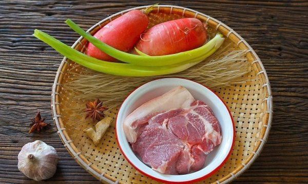 红烧肉炖萝卜有什么营养-红烧肉炖萝卜的家常做法2