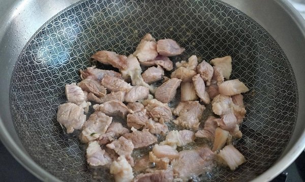红烧肉炖萝卜有什么营养-红烧肉炖萝卜的家常做法5