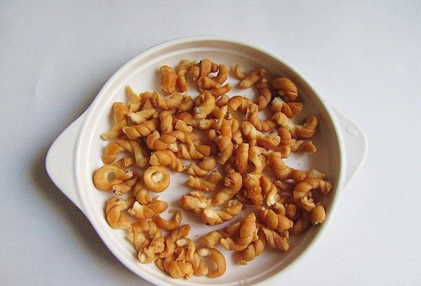 芹菜麻花炸鸡丁怎么做-芹菜麻花炸鸡丁的做法6