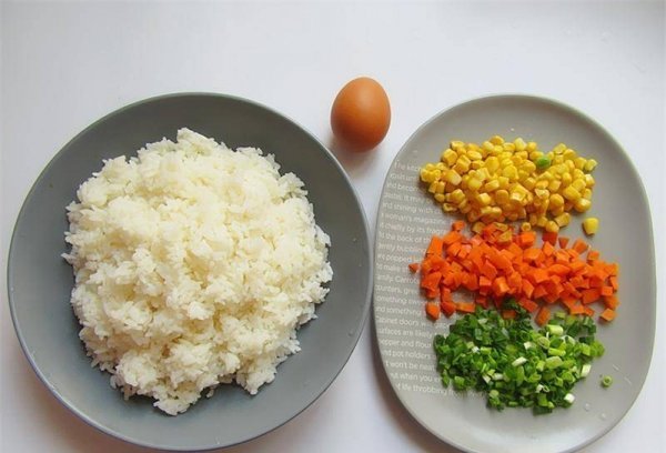 什锦蛋炒饭怎么做-什锦蛋炒饭的做法3