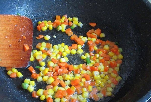 什锦蛋炒饭怎么做-什锦蛋炒饭的做法4