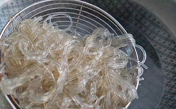 黄豆芽粉丝怎么炒-黄豆芽炒粉丝的家常做法5