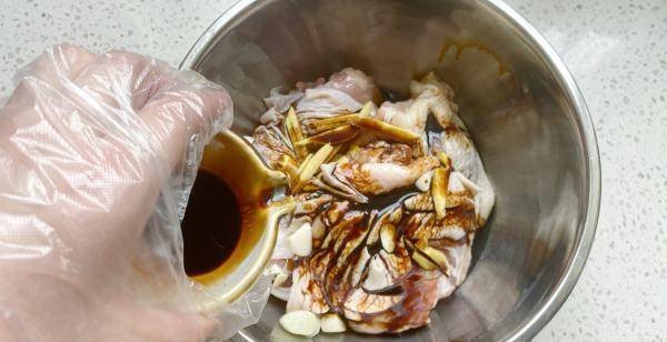 空气炸锅烤鸡腿排-烤鸡腿排的做法6