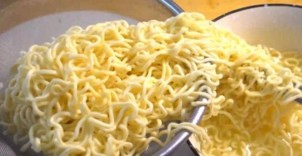 泡面煎饼怎么做-泡面煎饼的制作方法2