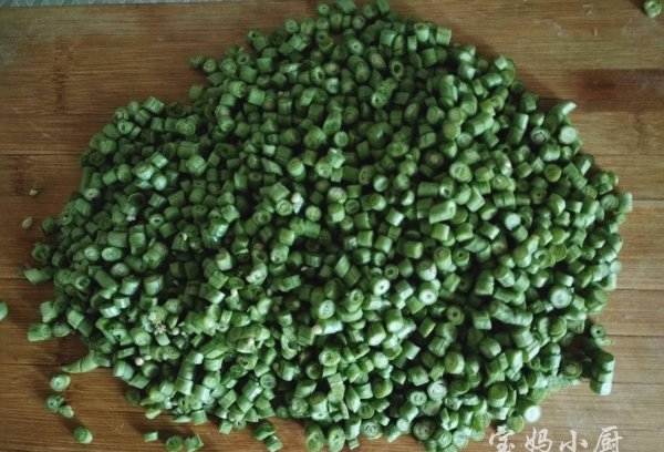 炒豇豆角怎么炒好吃-炒豇豆角的家常做法7