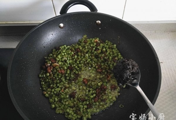炒豇豆角怎么炒好吃-炒豇豆角的家常做法8