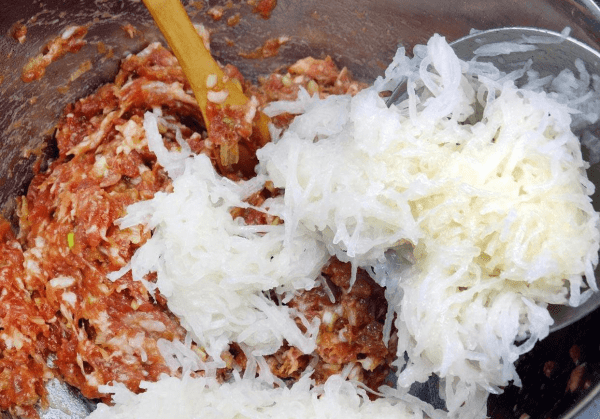 萝卜馅饺子萝卜用焯水吗-萝卜饺子馅的做法7