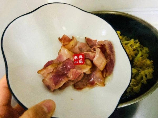 培根花菜怎么做好吃-培根花菜的做法5