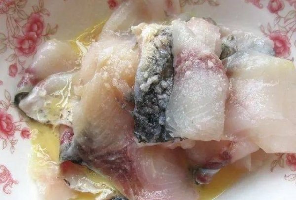 香酥鱼片怎么做不回潮-香酥鱼片的做法2