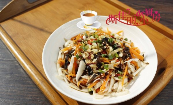 杏鲍菇可以做减肥餐吗-素拌杏鲍菇的做法1