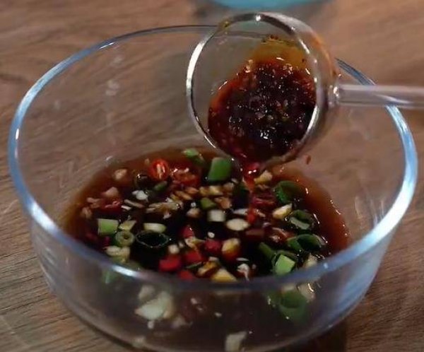 酸辣粉是哪里的特色美食-酸辣粉的做法3