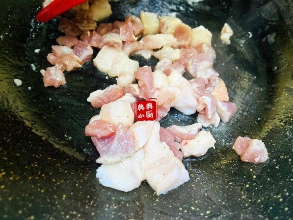 瘦肉丁烧毛豆米怎么做-肉烧毛豆米的做法3