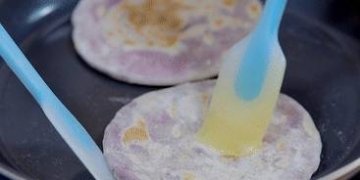 紫薯饼怎么做才松软-网红紫薯饼的做法2