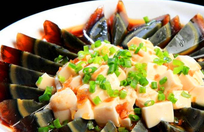皮蛋拌豆腐怎么做-皮蛋拌豆腐的做法2