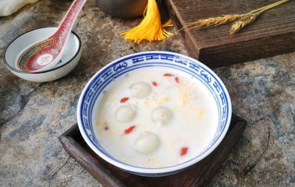 牛奶汤圆