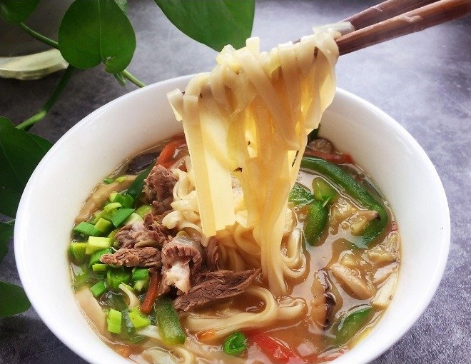 羊肉炝锅面的做法